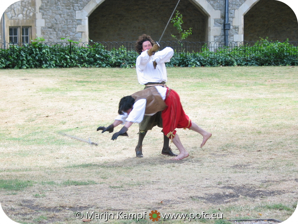 3175-sword-fighters-jpg-performances-at-the-tower-of-london